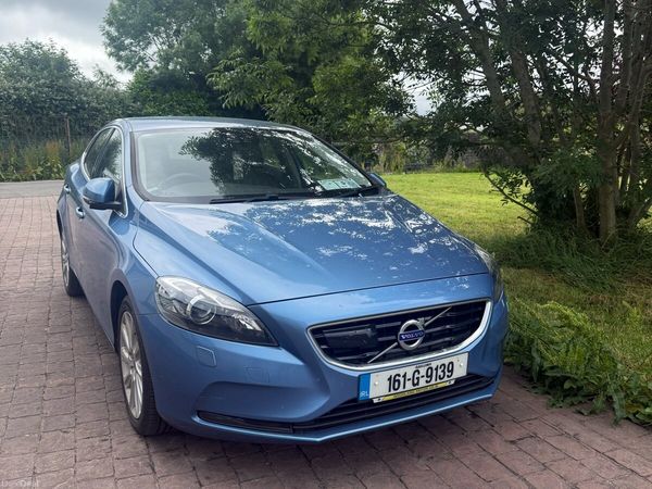 Volvo V40 Hatchback, Petrol, 2016, Blue