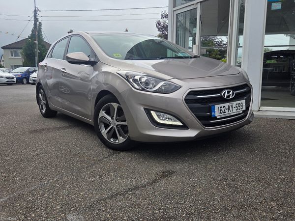 Hyundai i30 Hatchback, Petrol, 2016, White