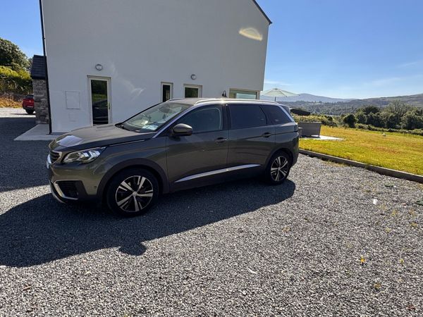 Peugeot 5008 MPV, Petrol, 2019, Grey