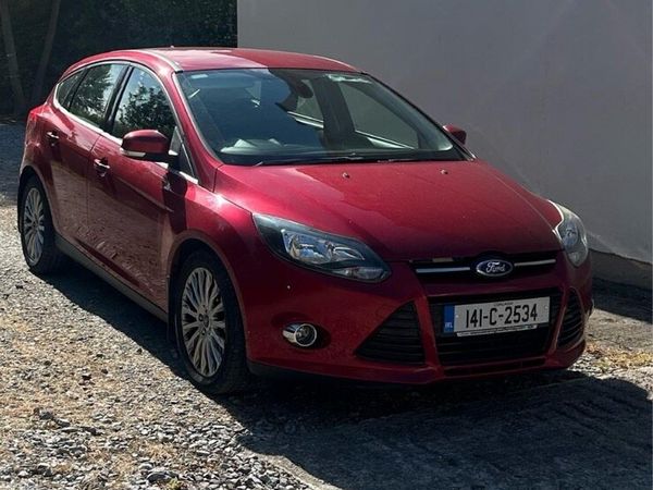 Ford Focus Hatchback, Diesel, 2014, Red
