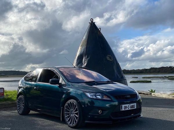 Ford Focus Hatchback, Petrol, 2009, Green