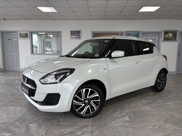 Suzuki Swift Hatchback, Petrol, 2023, White