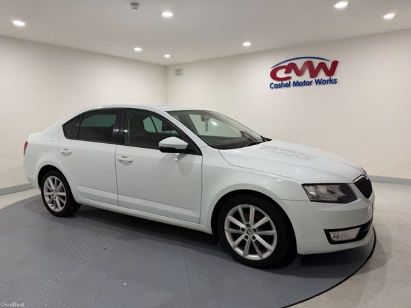 Skoda Octavia Hatchback, Diesel, 2017, White