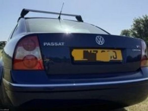 Volkswagen Passat Saloon, Petrol, 2003, Blue