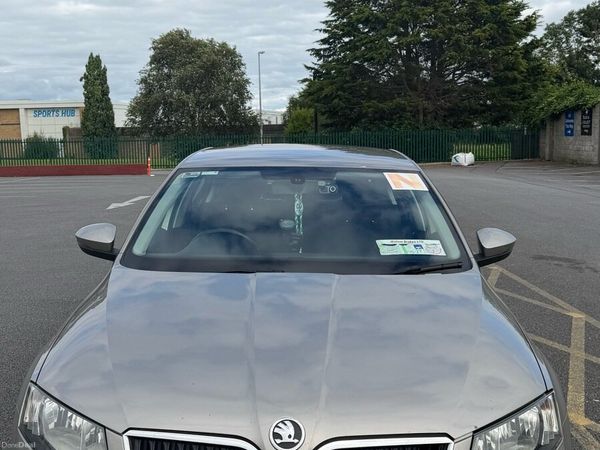 Skoda Octavia Saloon, Diesel, 2013, Beige