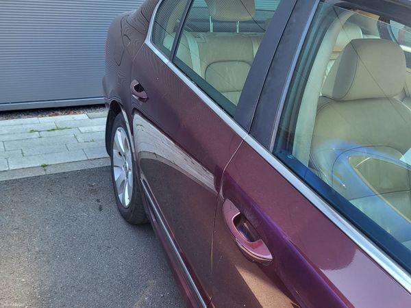 Skoda Superb Saloon, Diesel, 2011, Red