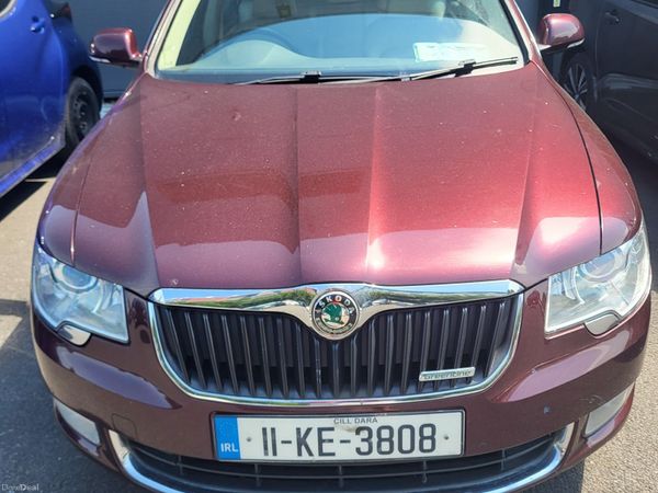 Skoda Superb Saloon, Diesel, 2011, Red