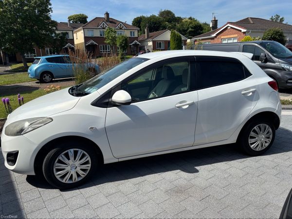 Mazda Demio MPV, Petrol, 2013, White