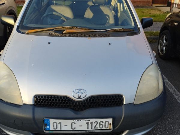 Toyota Yaris Hatchback, Petrol, 2001, Silver
