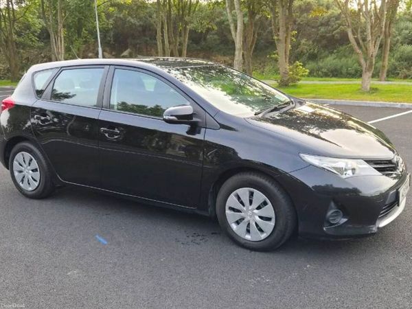 Toyota Auris Hatchback, Diesel, 2014, Black