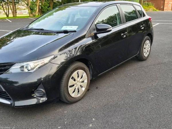 Toyota Auris Hatchback, Diesel, 2014, Black