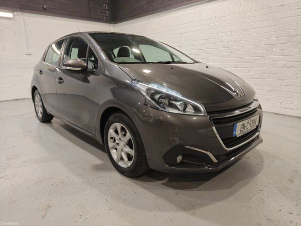 Peugeot 208 Hatchback, Petrol, 2019, Grey