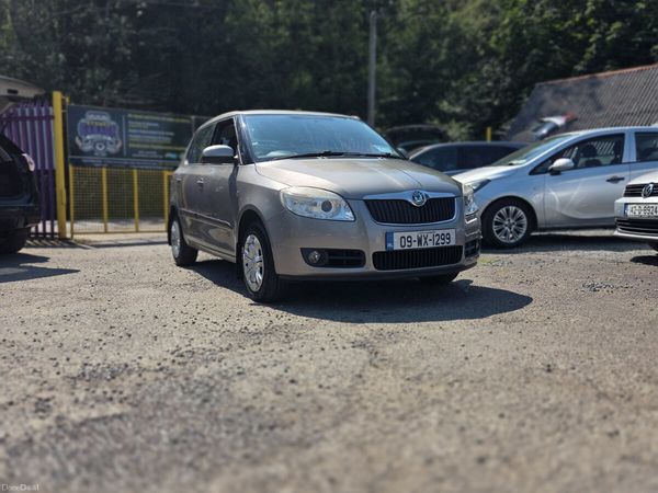 Skoda Fabia Hatchback, Petrol, 2009, Beige