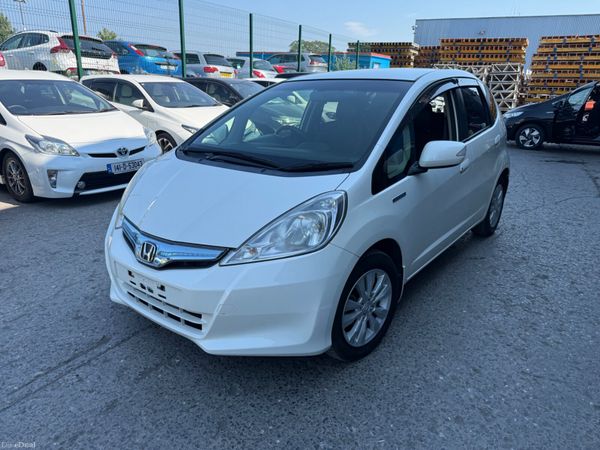 Honda Fit Hatchback, Petrol Hybrid, 2014, White