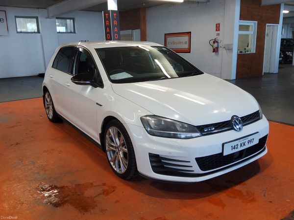 Volkswagen Golf Hatchback, Diesel, 2014, White