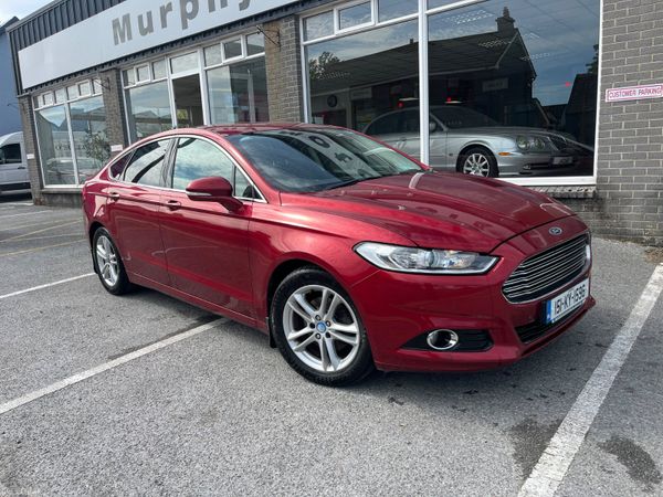Ford Mondeo Saloon, Diesel, 2015, Red