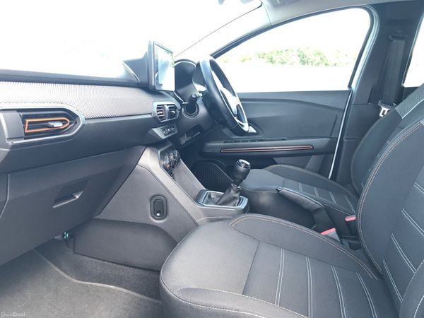 Dacia Sandero Stepway Hatchback, Petrol, 2023, White