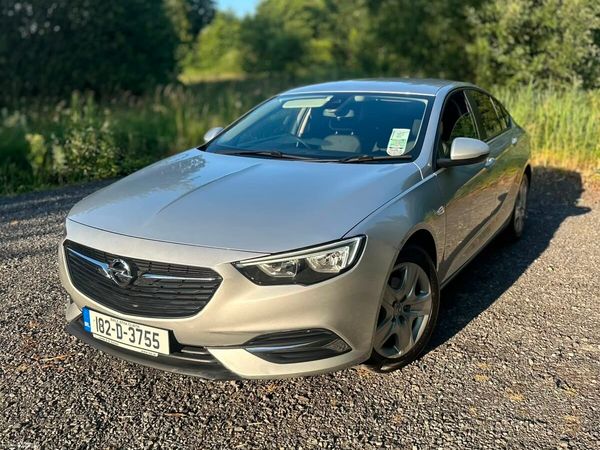 Opel Insignia Hatchback, Diesel, 2018, Grey