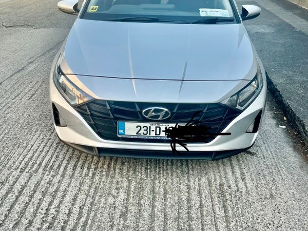 Hyundai i20 Hatchback, Petrol, 2023, Grey