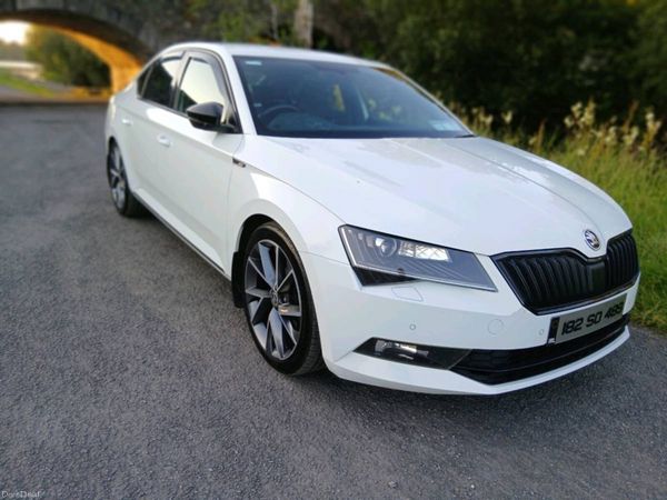 Skoda Superb Hatchback, Diesel, 2018, White