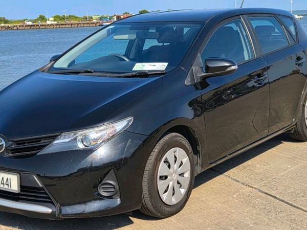 Toyota Auris Hatchback, Diesel, 2014, Black