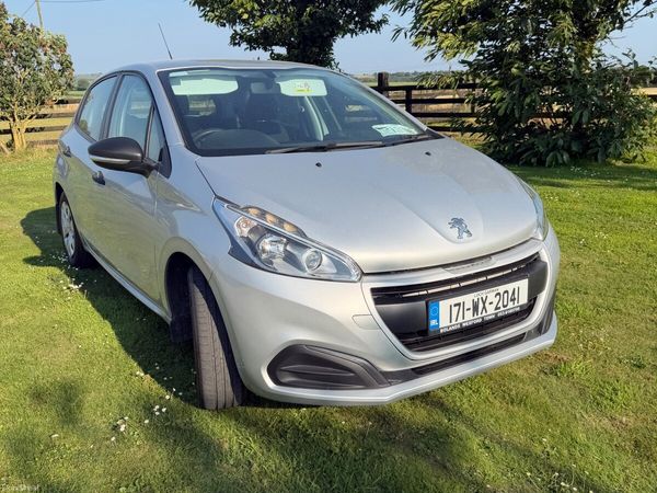 Peugeot 208 Hatchback, Petrol, 2017, Grey