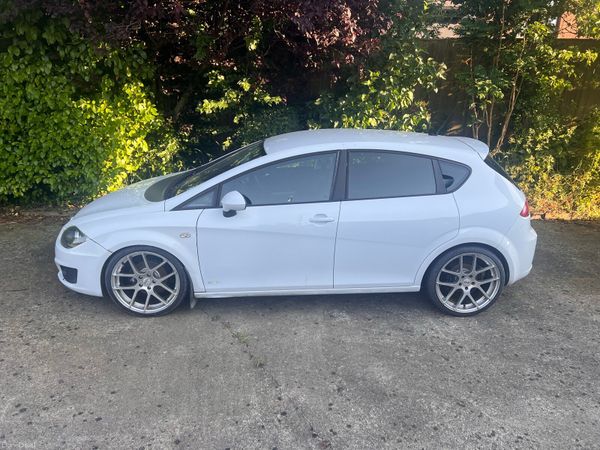 SEAT Leon Hatchback, Diesel, 2012, White