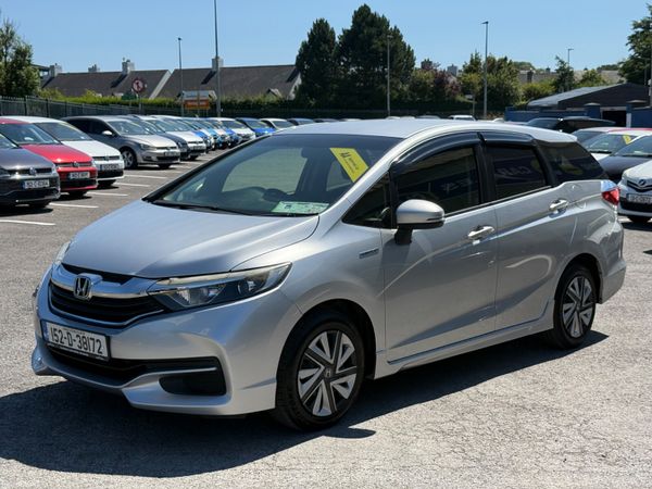 Honda Shuttle MPV, Petrol Hybrid, 2015, Silver