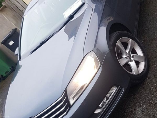 Volkswagen Passat Saloon, Diesel, 2011, Grey