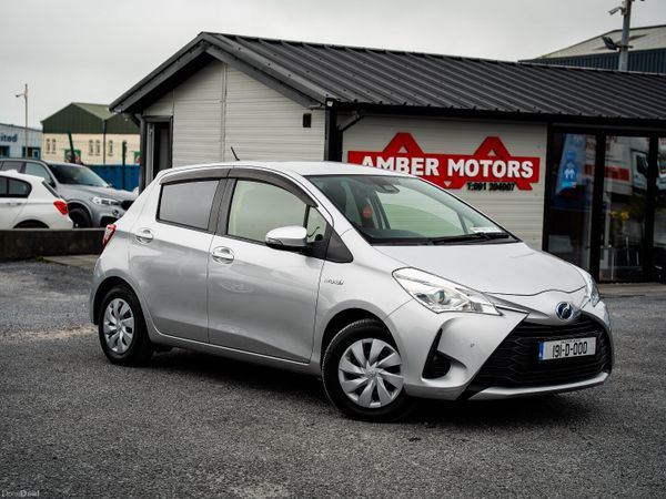 Toyota Yaris Hatchback, Petrol, 2019, Silver