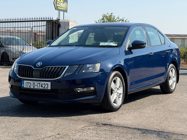 Skoda Octavia Saloon, Petrol, 2017, Blue