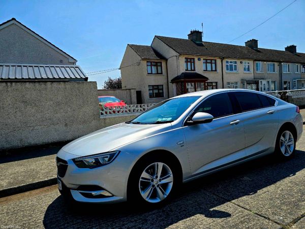 Opel Insignia Saloon, Diesel, 2017, Silver