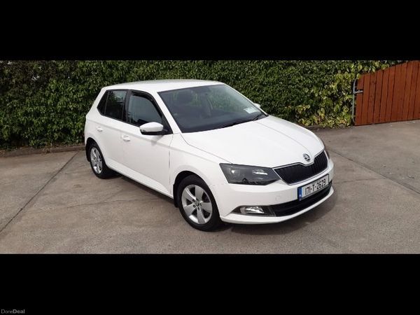 Skoda Fabia Hatchback, Petrol, 2017, White