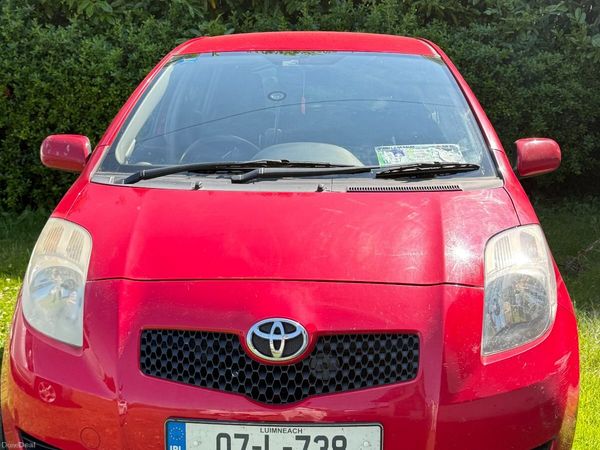 Toyota Yaris Hatchback, Petrol, 2007, Red