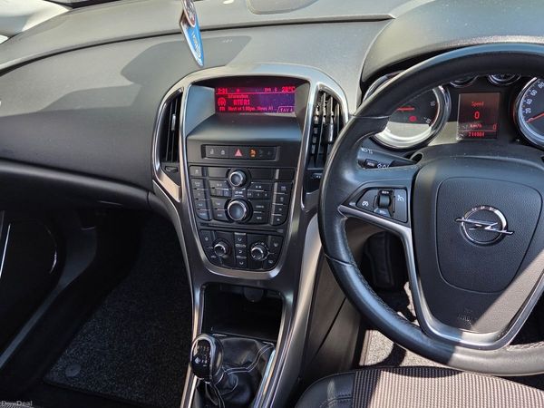 Opel Astra Hatchback, Diesel, 2010, Grey