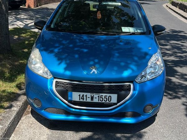Peugeot 208 Hatchback, Petrol, 2014, Blue