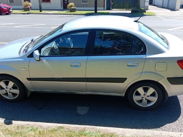 Kia Rio Saloon, Diesel, 2010, Silver
