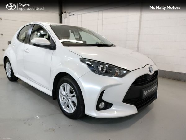 Toyota Yaris Hatchback, Petrol Hybrid, 2022, White