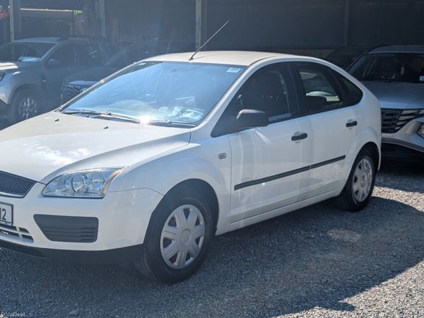 Ford Focus Hatchback, Petrol, 2006, White
