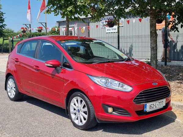 Ford Fiesta Hatchback, Petrol, 2016, Red