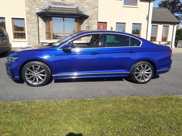 Volkswagen Passat Saloon, Diesel, 2020, Blue