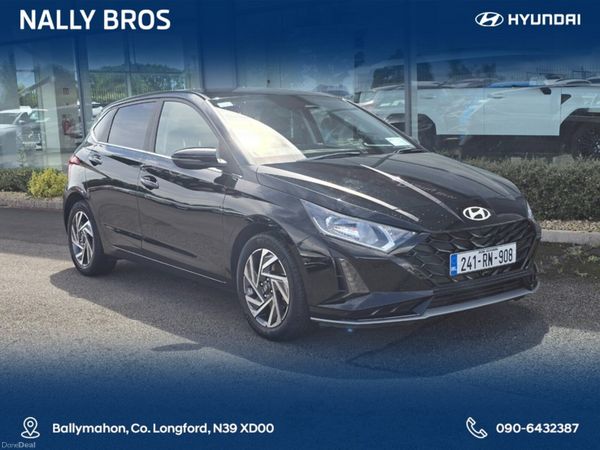 Hyundai i20 Hatchback, Petrol, 2024, Black