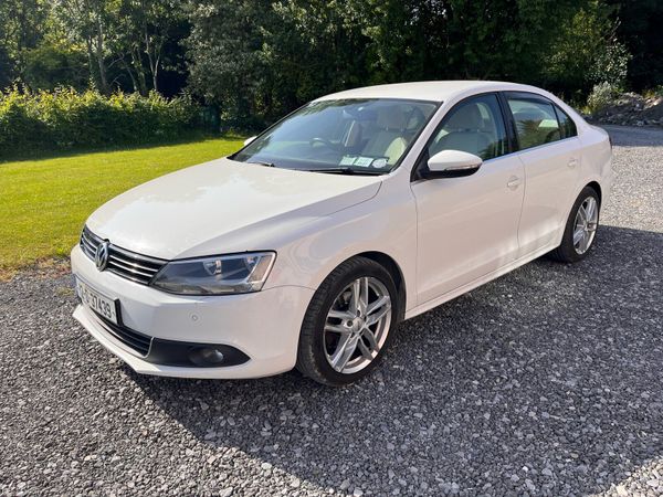 Volkswagen Jetta Saloon, Diesel, 2012, White