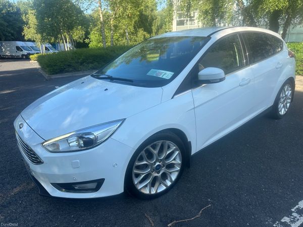 Ford Focus Hatchback, Petrol, 2014, White