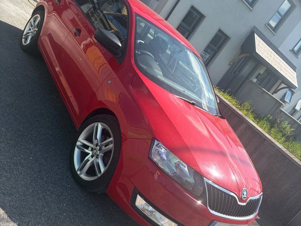 Skoda Rapid Hatchback, Diesel, 2014, Red