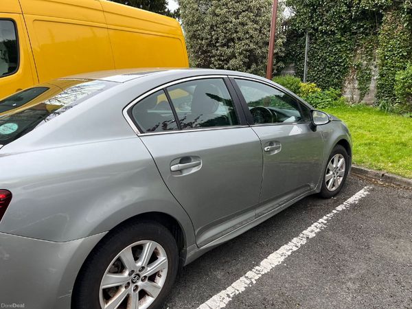 Toyota Avensis Saloon, Petrol, 2016, Grey