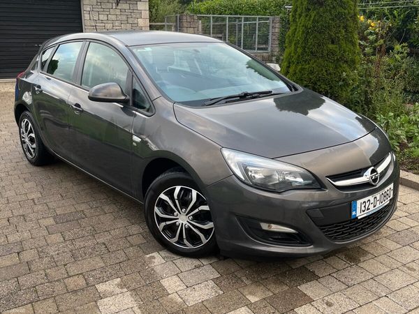 Opel Astra Hatchback, Diesel, 2013, Grey
