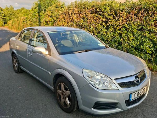 Opel Vectra Saloon, Petrol, 2010, Silver