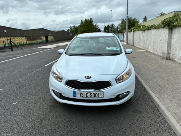 Kia Ceed Hatchback, Diesel, 2013, White