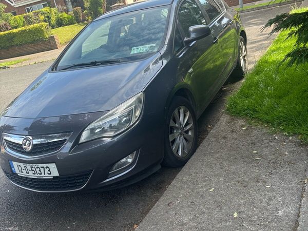 Vauxhall Astra Hatchback, Diesel, 2012, Grey